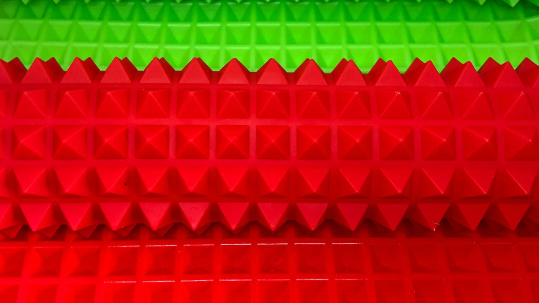 Pyramid Treat Mat